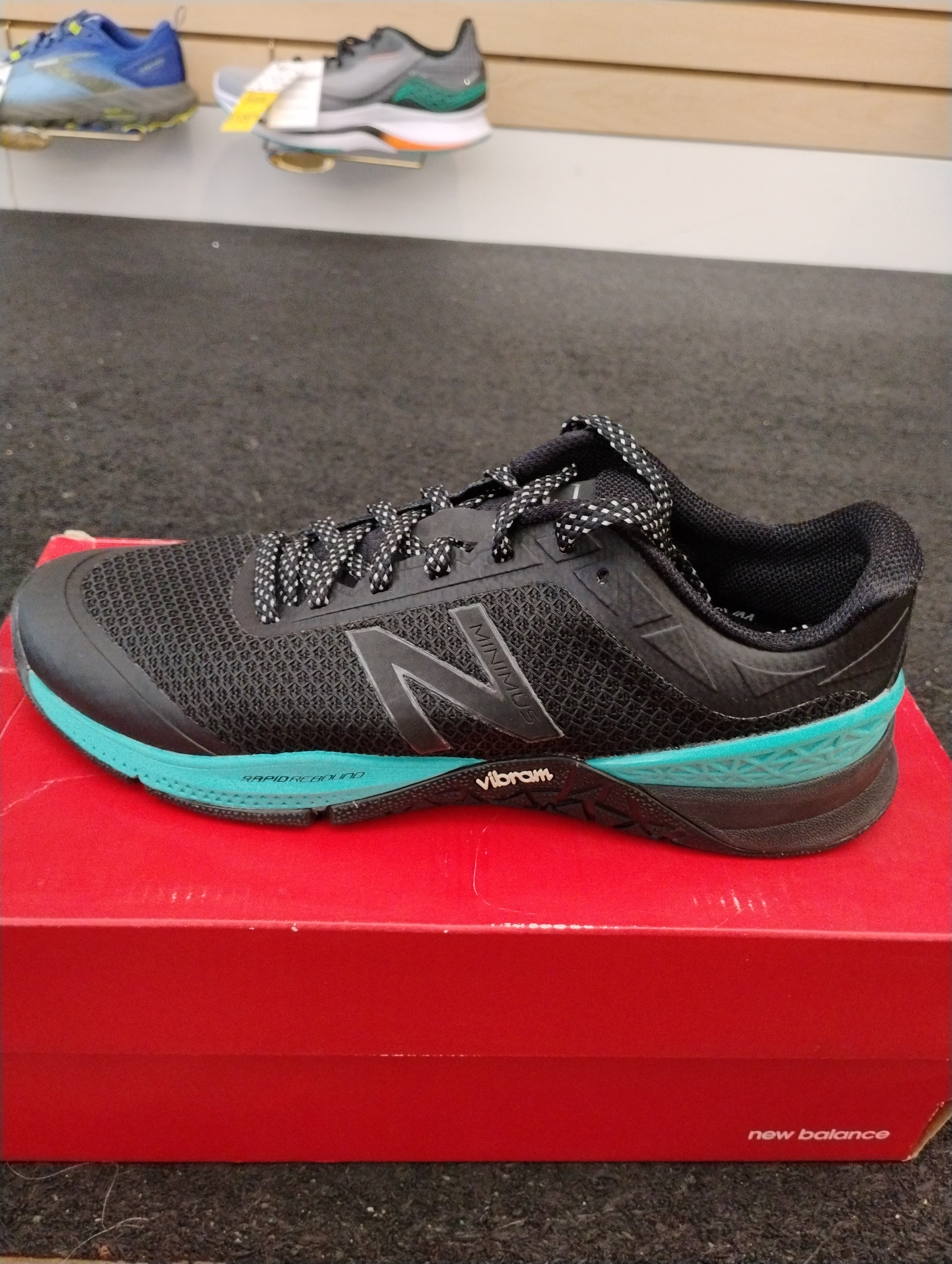 New Balance Women's Minimus Cross Trainer W40RT v1